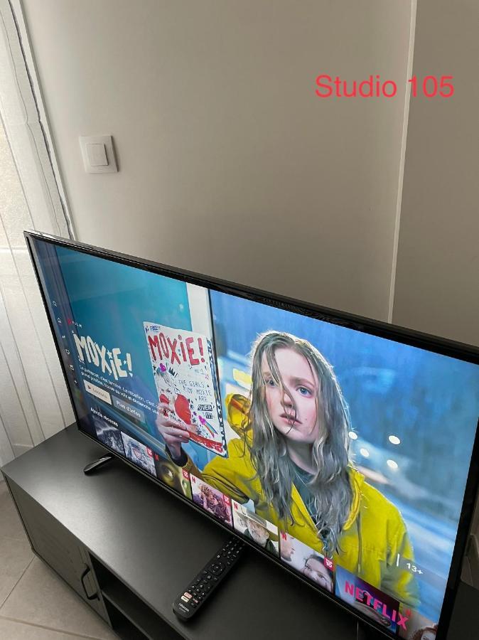 Studio A 300 M De La Gare De 망트라졸리 외부 사진