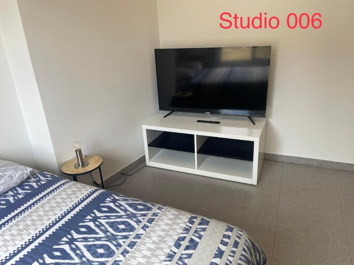 Studio A 300 M De La Gare De 망트라졸리 외부 사진